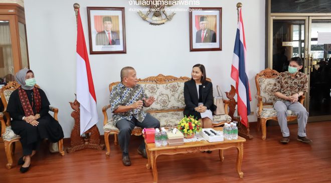 อบรมภาษาไทยให้ชาวต่างชาติ
