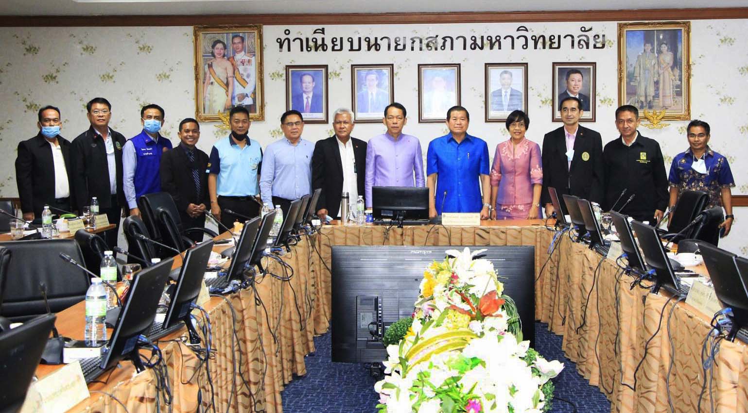 นิพนธ์ นำทีม คกก.ขับเคลื่อนไทยไปด้วยกันจ.สงขลา "ถก" เร่งแก้ปัญหาน้ำท่วมขังเรื้อรังบริเวณม.ราชภัฏสงขลาและห้าแยกน้ำกระจาย