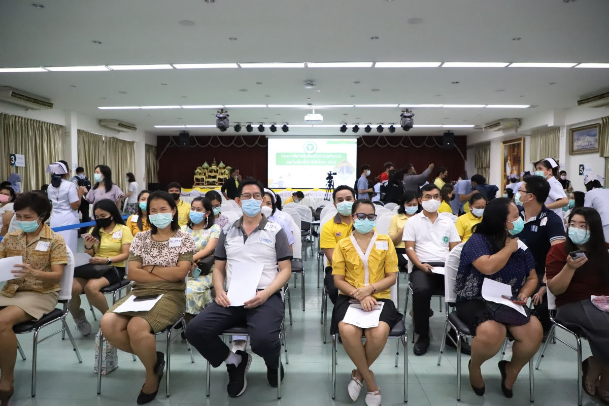 โรงพยาบาลสงขลา เริ่มฉีดวัคซีน COVID -19 เข็มแรก