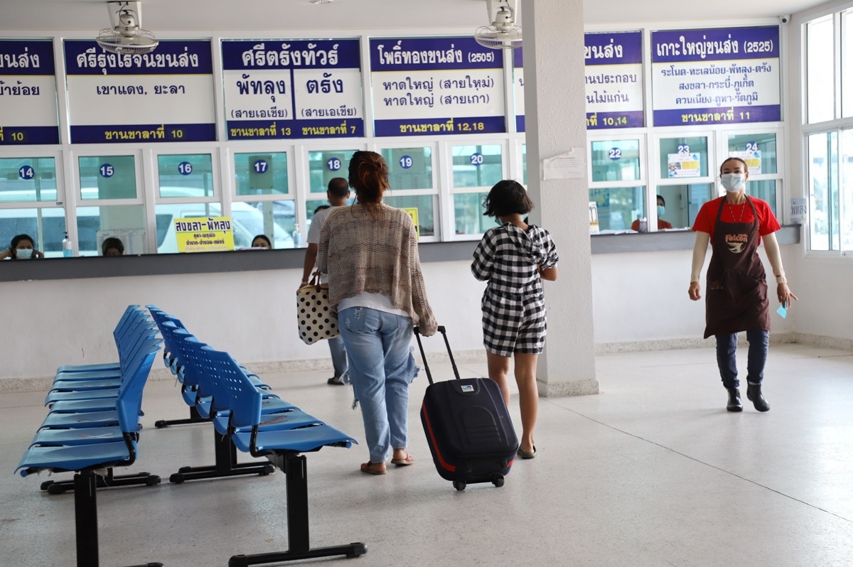 จังหวัดสงขลา เร่งเฝ้าระวังป้องกันพื้นที่เสี่ยง นำเจ้าหน้าที่ฉีดพ่นฆ่าเชื้อ