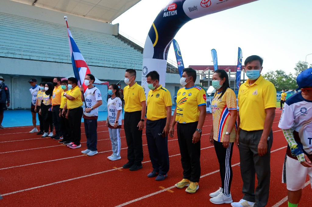 วิ่งธงชาติไทย รวมใจสู่่ชัยชนะ