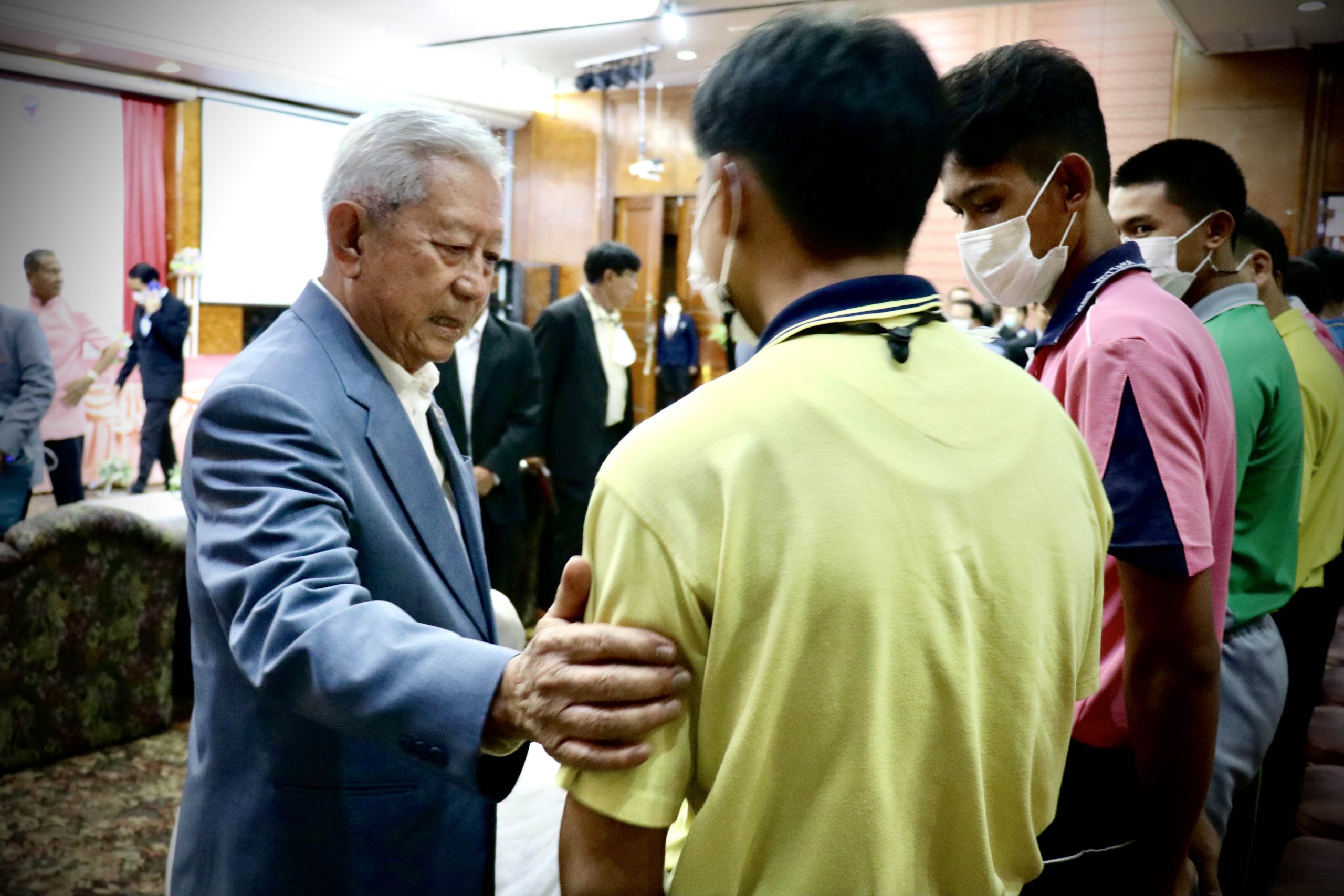 พลเอก สุรยุทธ์ จุลานนท์ องคมนตรี เปิดกิจกรรมปฐมนิเทศโครงการ “สานใจไทย สู่ใจใต้” รุ่นที่ 38