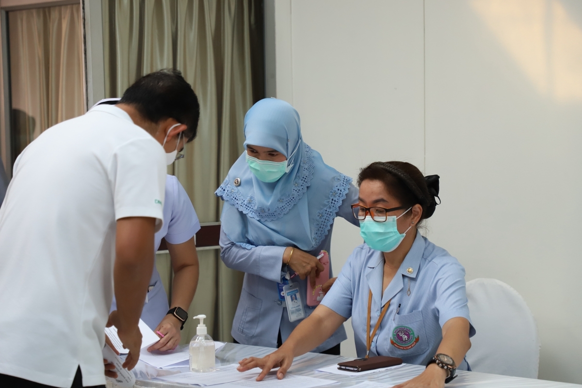 โรงพยาบาลสงขลา เริ่มฉีดวัคซีน COVID -19 เข็มแรก