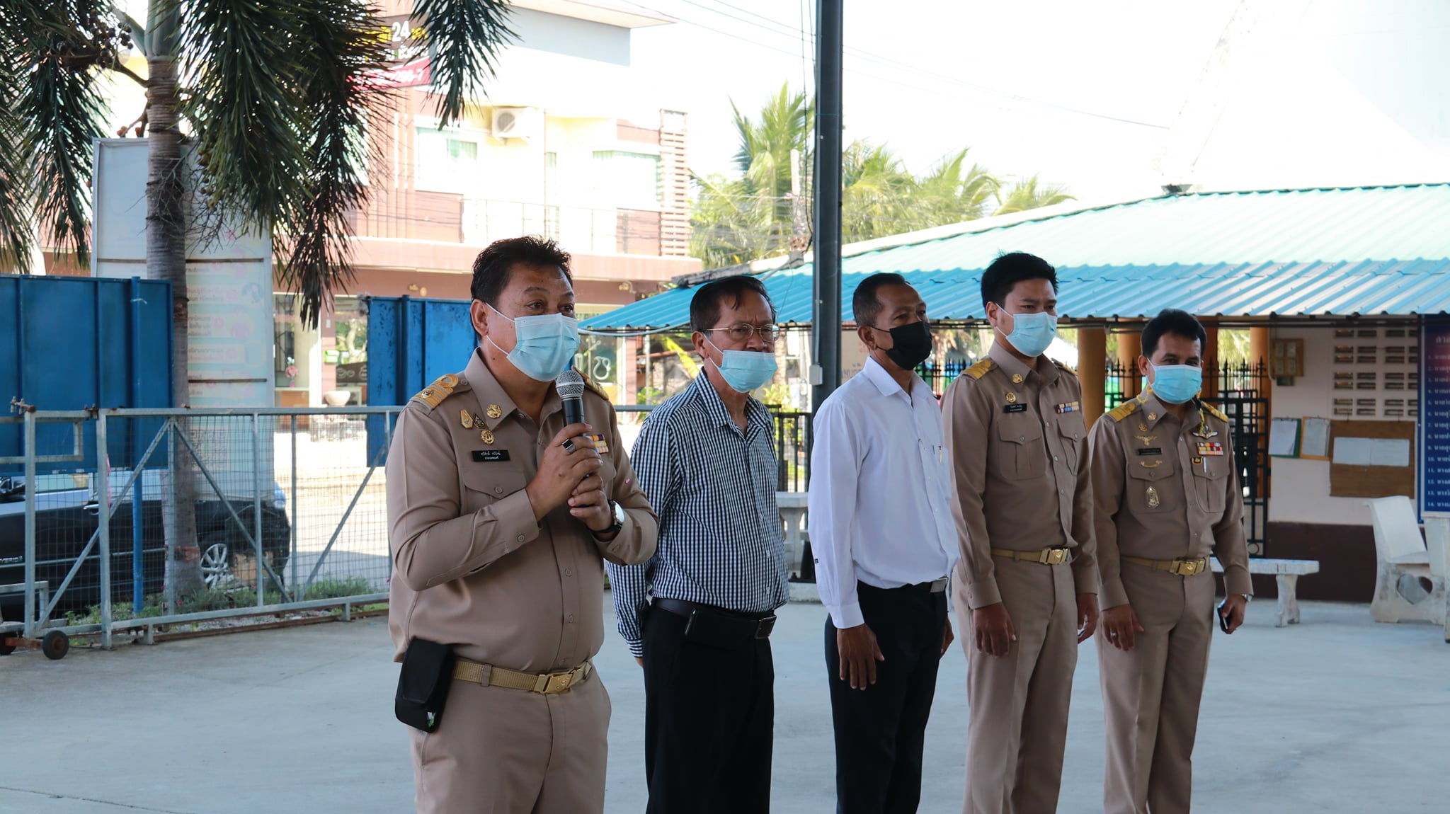 เทศบาลเมืองคอหงส์ ลงพื้นที่ฉีดล้างทำความสะอาดฆ่าเชื้อ (Big Cleaning)