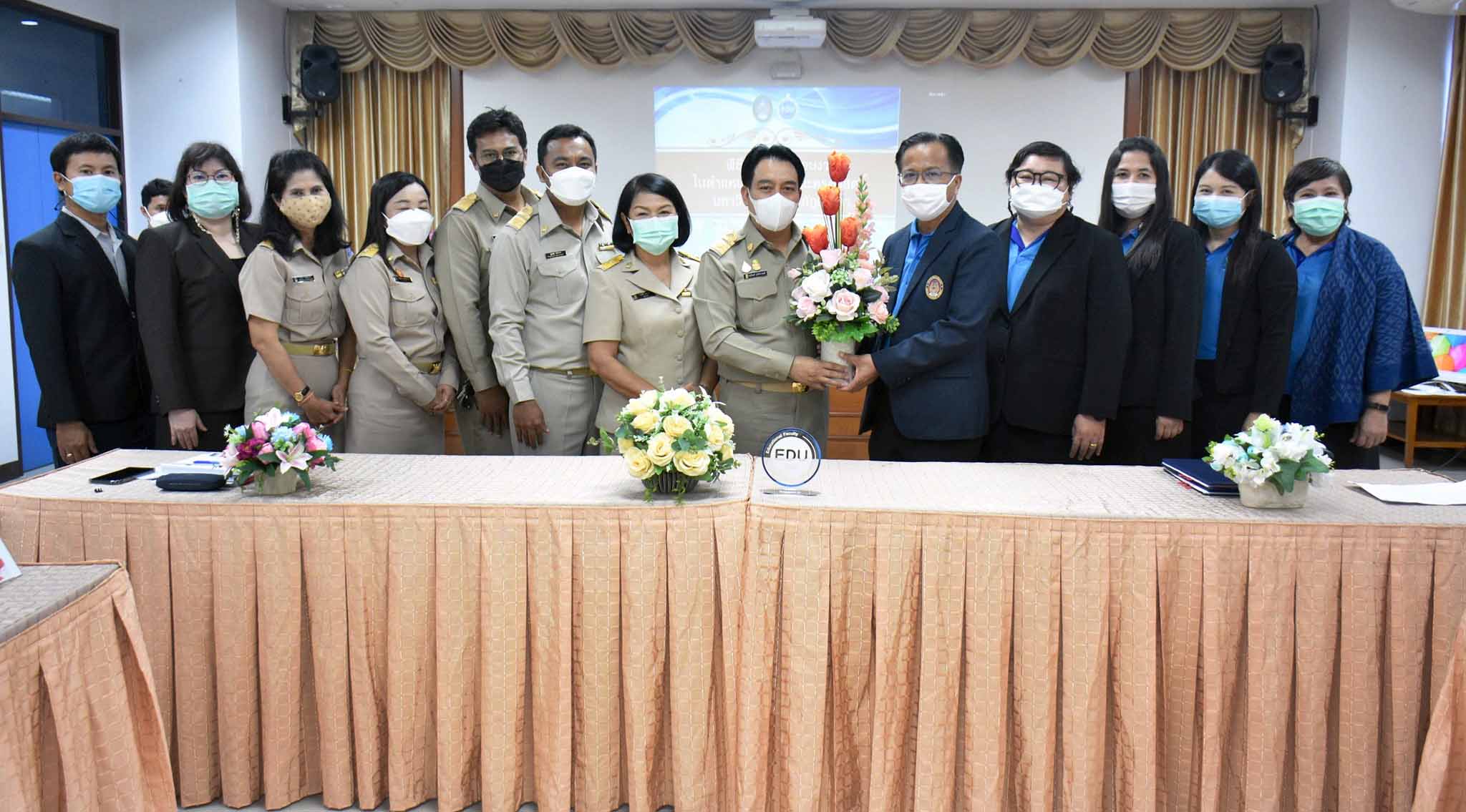 มรภ.สงขลา จัดพิธีส่ง-รับ “ผศ.ดร.ศรุติพงศ์” นั่งแท่นบริหาร ชูคอนเซปต์ EDU 360 ํ