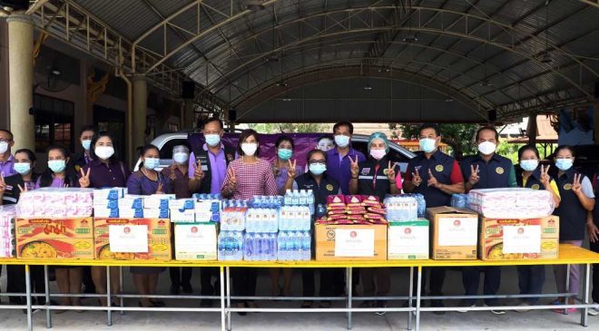 รองผู้ว่าฯ สงขลา มอบเครื่องอุปโภคบริโภค แก่ผู้ต้องกักกันตัวจากสถานการณ์โควิด-19 
