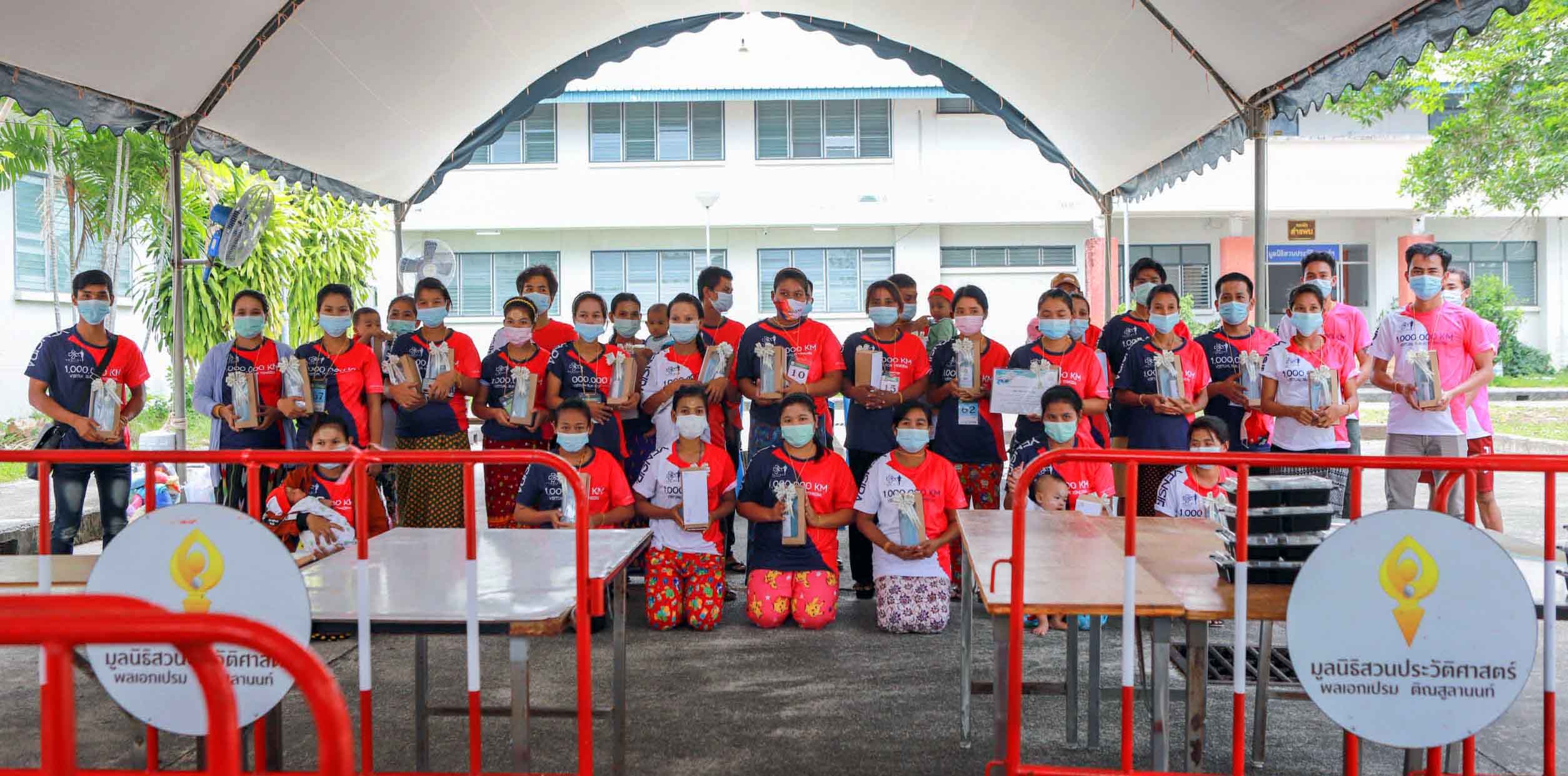 นิพนธ์ ส่งผู้ป่วยรักษาโควิดหายชุดสุดท้ายกลับบ้าน 'ขอบคุณ' จนท.รพ.ม.อ.และคณะแพทย์ ม.อ.