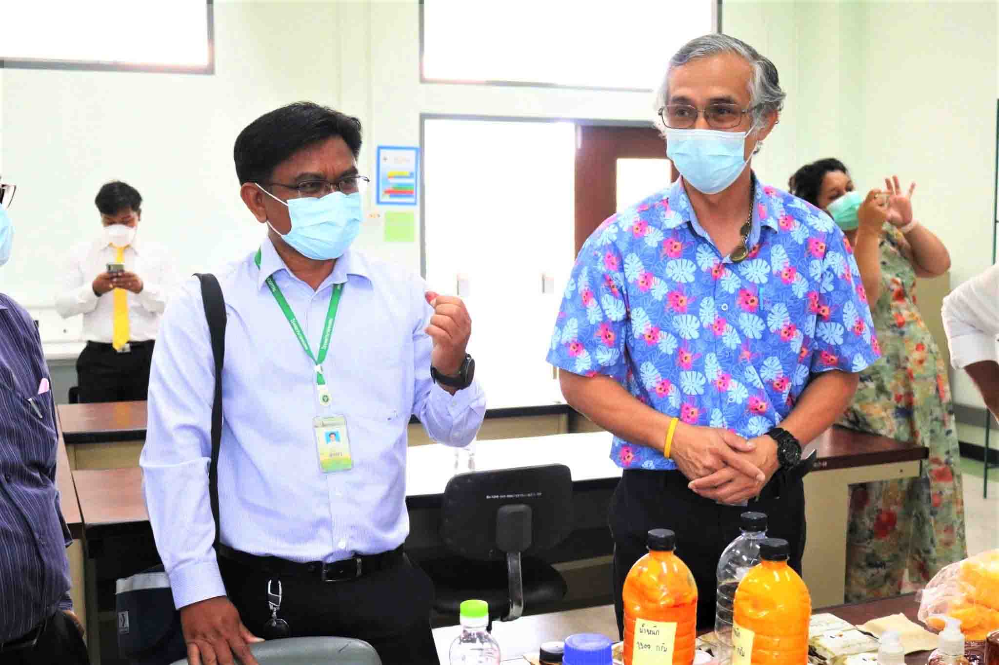 สาขาวิศวกรรม มทร.ศรีวิชัย ส่งมอบเครื่องจ่ายแอลกอฮอล์เจลอัตโนมัติ