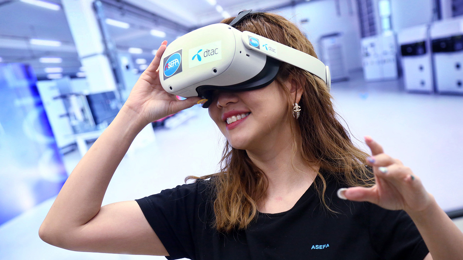 ดีแทค-อาซีฟา รุก 5G นำเทคโนโลยี VR ปลดล็อกสมาร์ทแฟคทอรี่