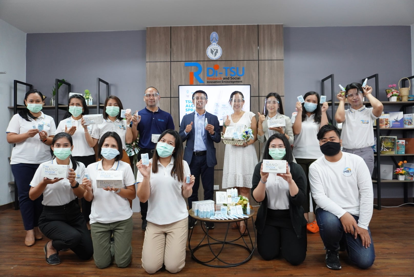 ม.ทักษิณ เปิดตัว TSU NANO Alcohol Spray ผลิตภัณฑ์นวัตกรรมเพิ่มประสิทธิภาพฆ่าเชื้อโรค 2 ชั้น