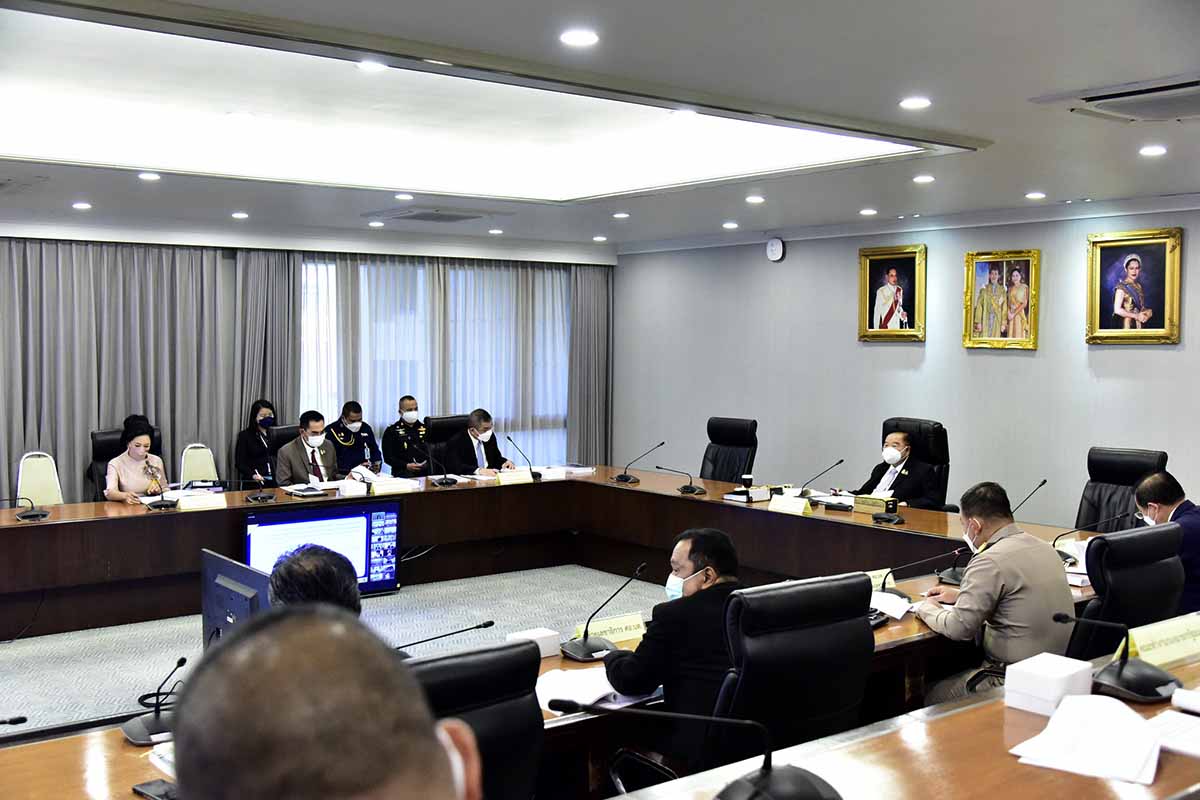 ลุงป้อม ถก กพต. แก้ความยากจน สร้างสันติสุขชายแดนใต้