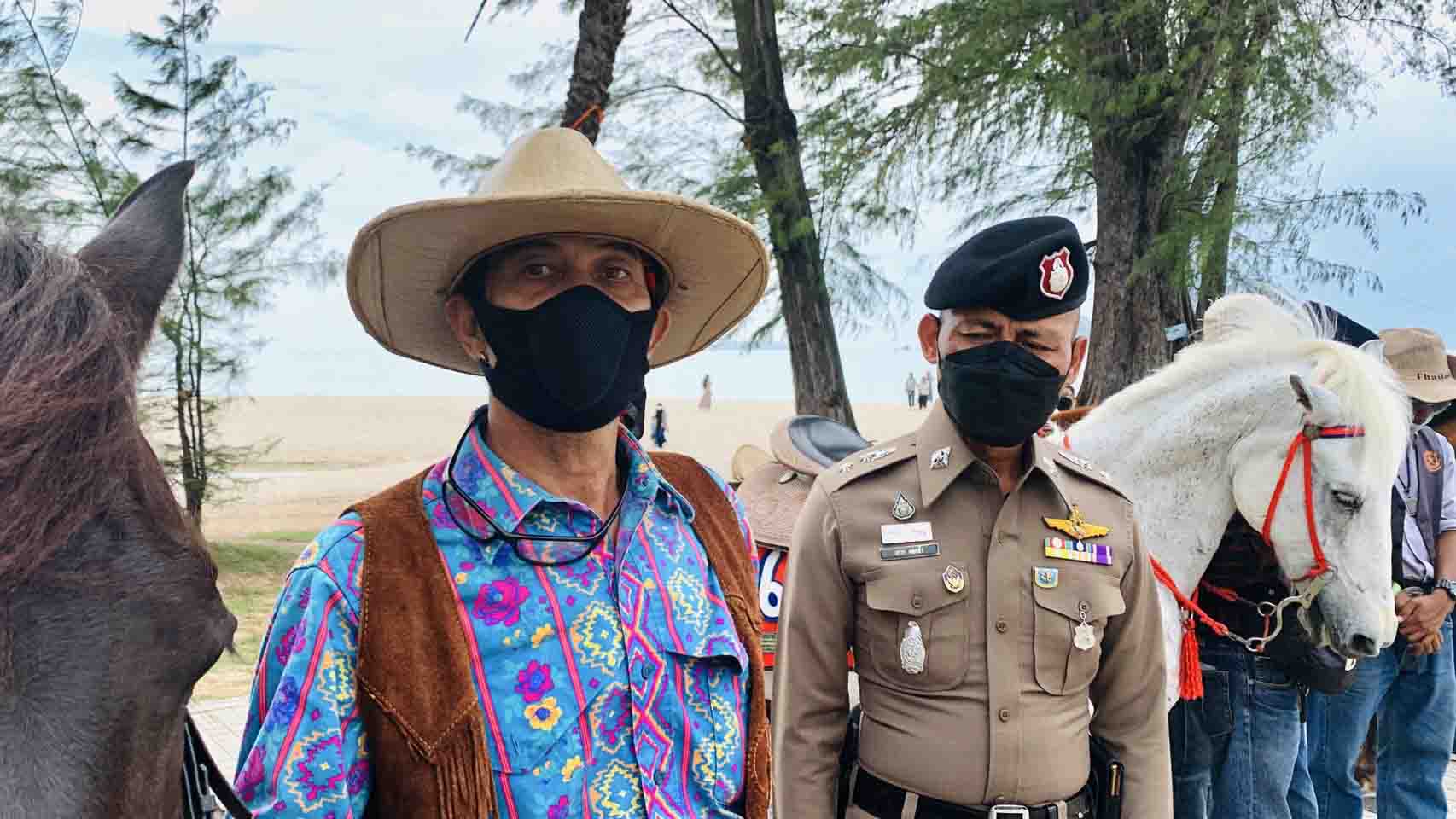 สภ.เมืองสงขลา ผุดไอเดียดึงผู้ประกอบการม้าชายหาดสมิหลา ร่วมเป็นตาสับปะรดและคอยดูแลนักท่องเที่ยว