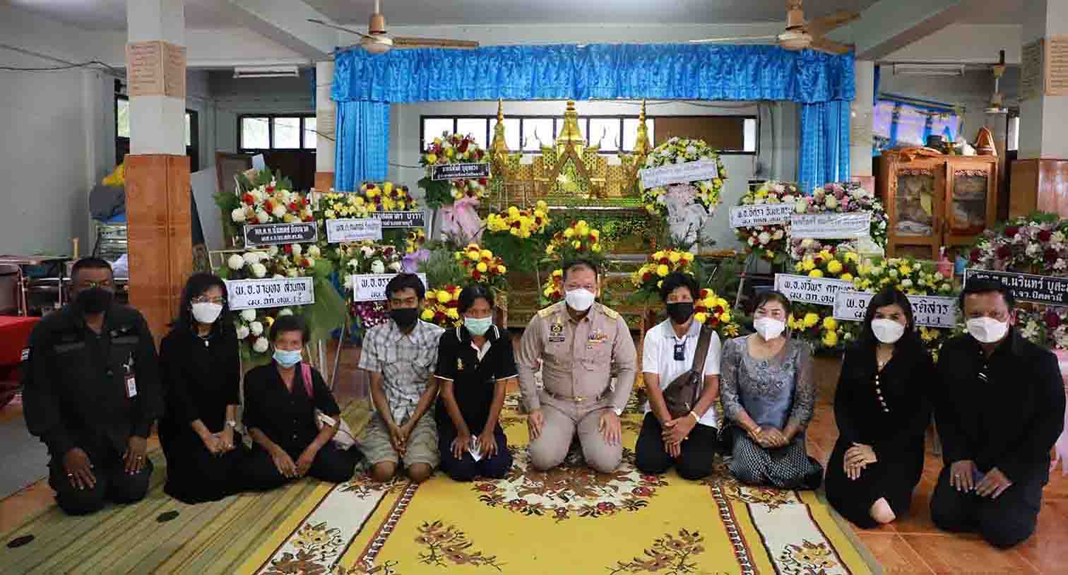 เลขาธิการ ศอ.บต. ร่วมให้กำลังใจครอบครัวผู้เสียชีวิตจากเหตุลอบวางระเบิด