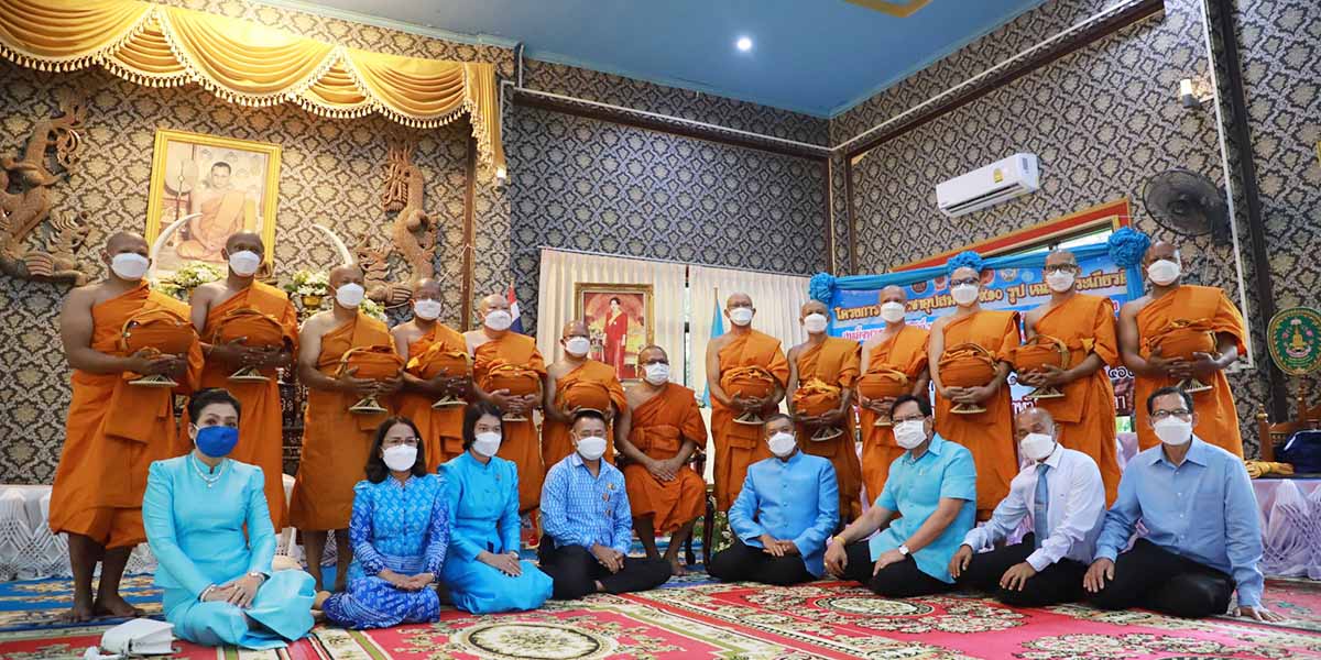 ผู้มีจิตศรัทธาจังหวัดสงขลา 12 คน ร่วมบรรพชาอุปสมบท เพื่อเฉลิมพระเกียรติ พระบรมราชชนนีพันปีหลวง