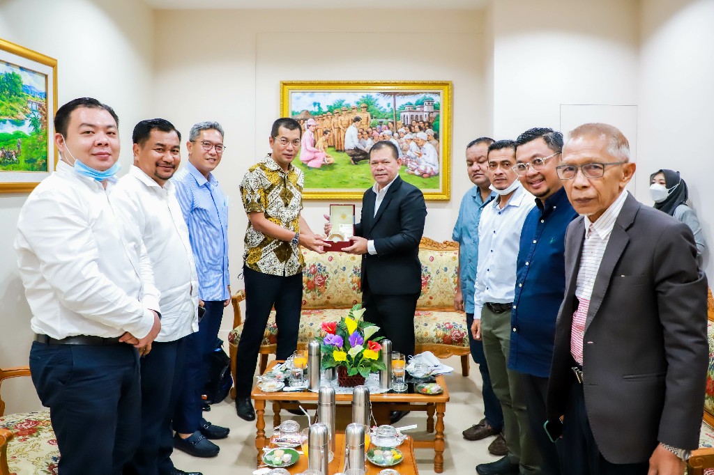 เลขาธิการ ศอ.บต. หารือที่ปรึกษารมต.คมนาคม มาเลเซีย เตรียมผลักดันสะพานคู่ขนาน ข้ามแม่น้ำโกลก (ไทย - มาเลเซีย) จ.นราธิวาส