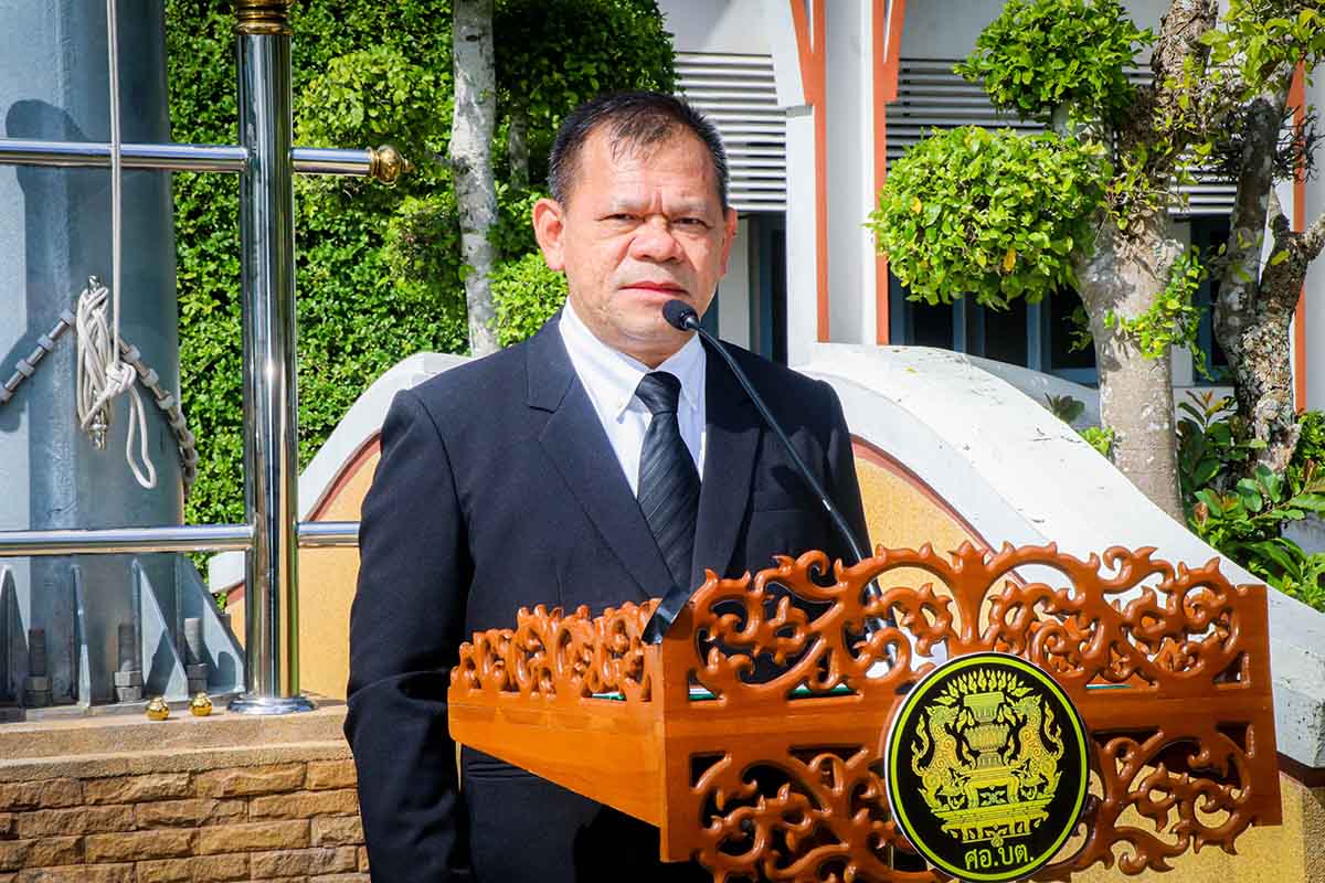 เลขาธิการ ศอ.บต. นำคณะผู้บริหาร ข้าราชการ พนักงาน เจ้าหน้าที่ ศอ.บต. ยืนไว้อาลัยโศกนาฏกรรมจ. หนองบัวลำภู