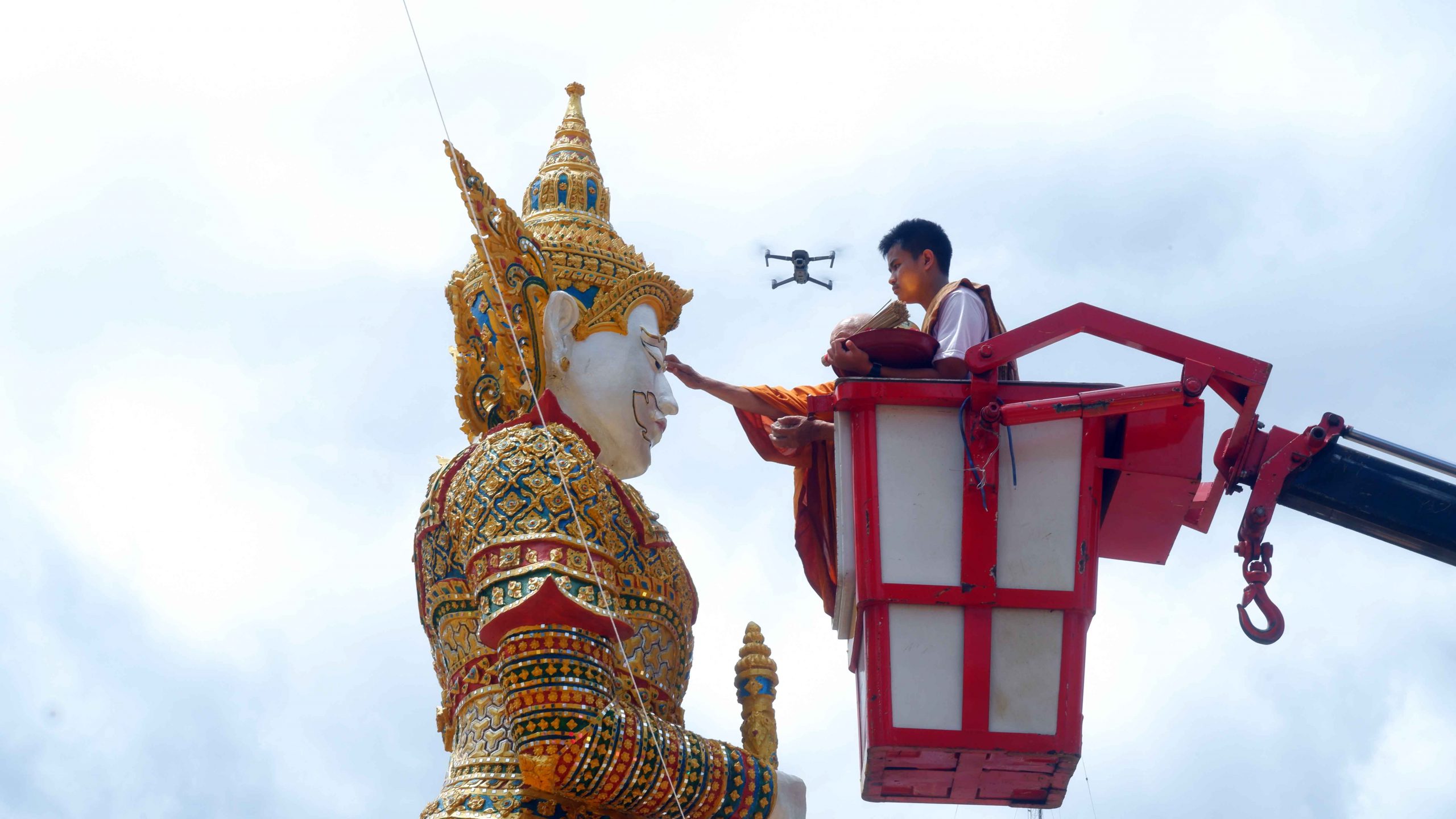 ศาลเจ้าเทพนาจาหาดใหญ่จัดพิธีพุทธาภิเษกเบิกเนตร ท้าวเวสสุวรรณ และปลุกเสกวัตถุมงคลรุ่น มังกรสวรรค์