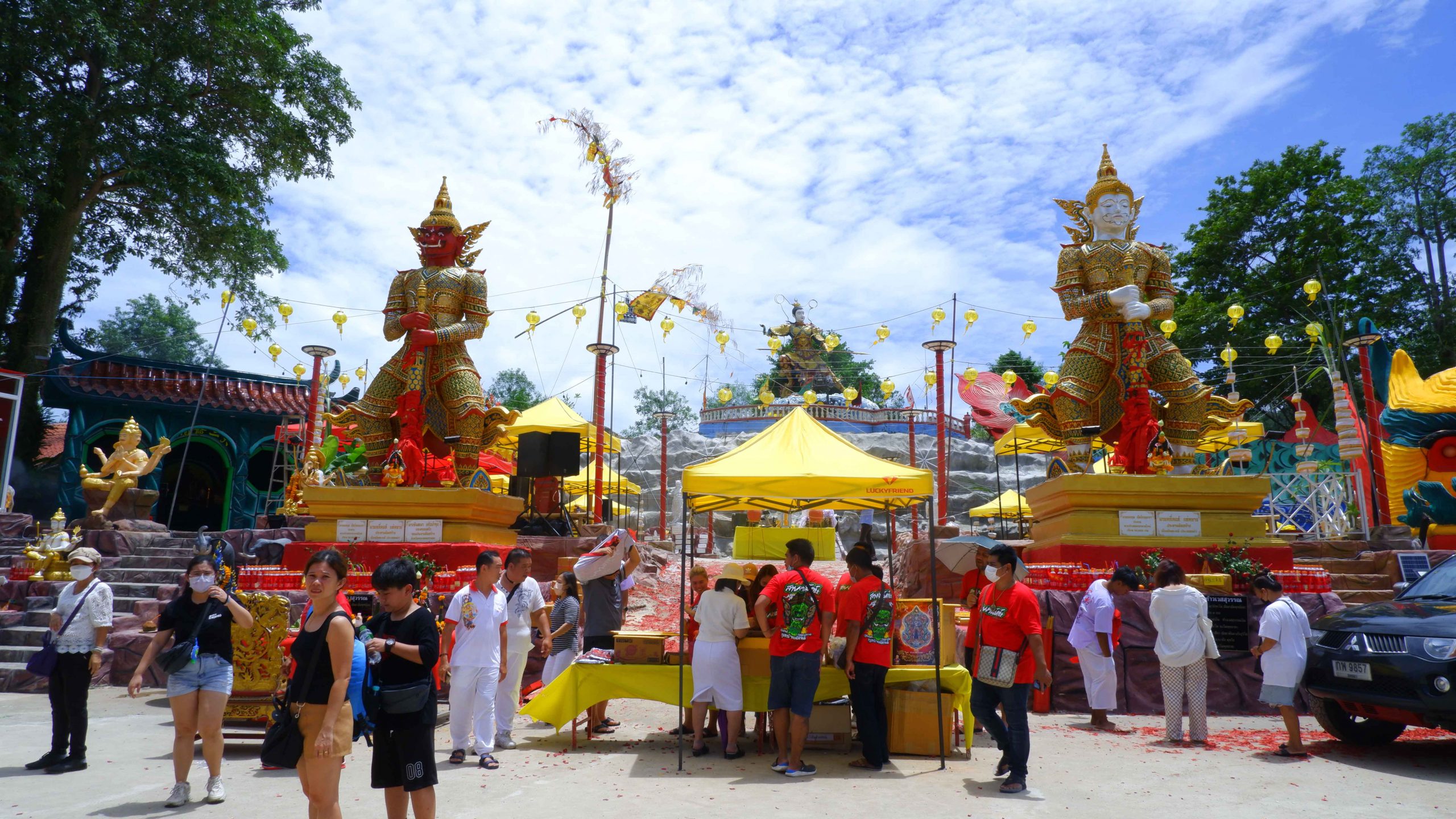 ศาลเจ้าเทพนาจาหาดใหญ่จัดพิธีพุทธาภิเษกเบิกเนตร ท้าวเวสสุวรรณ และปลุกเสกวัตถุมงคลรุ่น มังกรสวรรค์