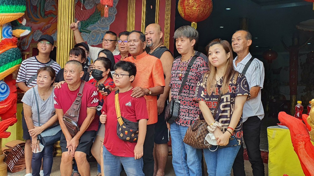 Singapore Woodlands Lian Tian Gong Community members ร่วมกับ ศาลเจ้าเทพนาจาหาดใหญ่ จัดงานบริจาคช่วยเหลือผู้ยากไร้