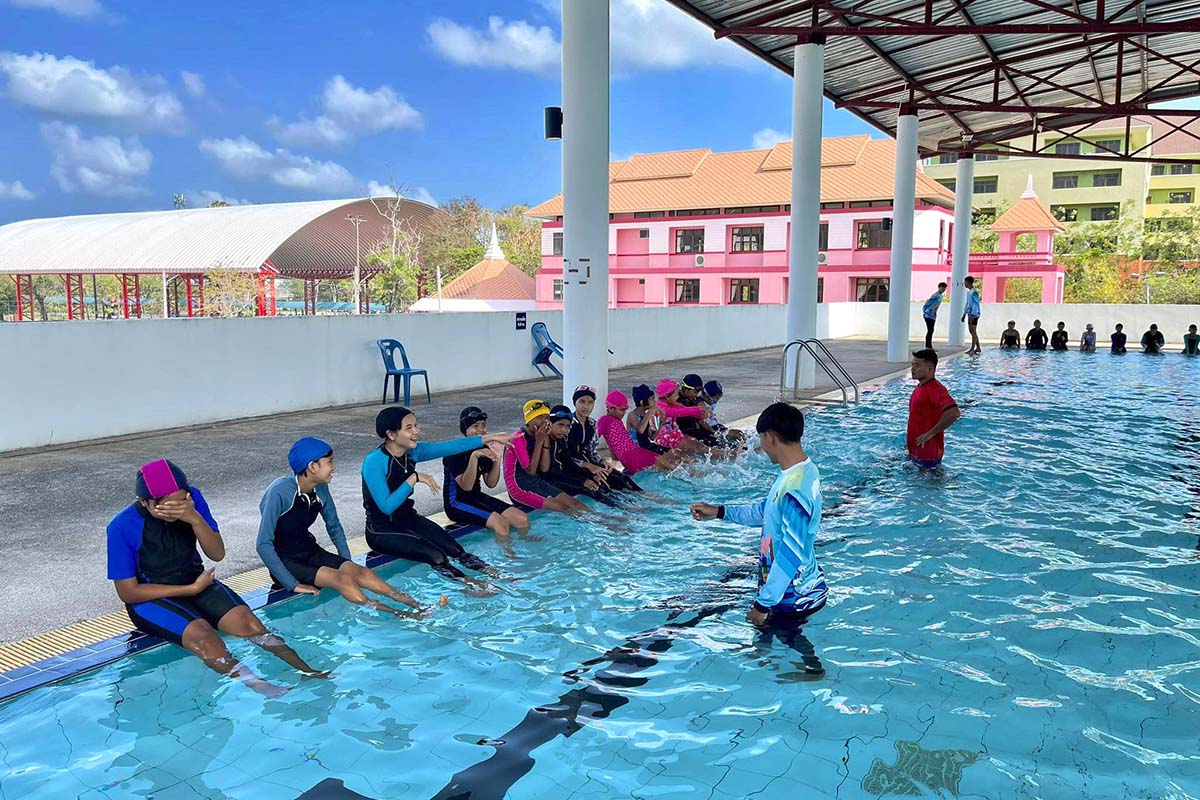 มรภ.สงขลา เปิดโอกาสเด็กสถานสงเคราะห์บ้านสงขลา เรียนรู้ “ว่ายน้ำเพื่อชีวิต”